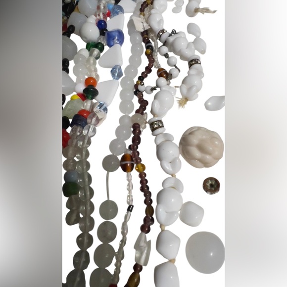 Lot of 26 Vintage Art Deco Czech Glass Beaded Necklaces,  Art Glass Milk Glass - Picture 3 of 15